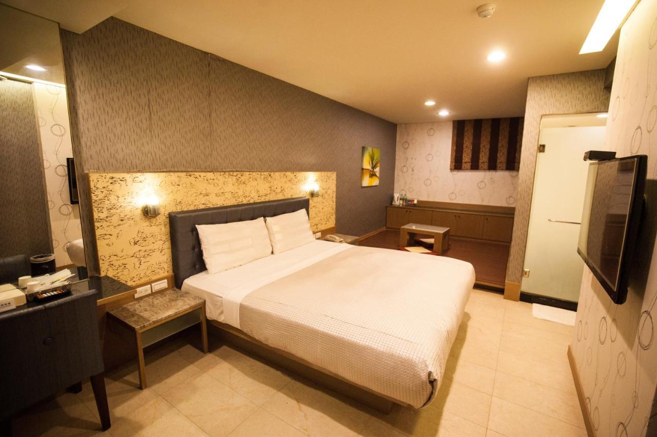 Love Hotel Pingtung Εξωτερικό φωτογραφία